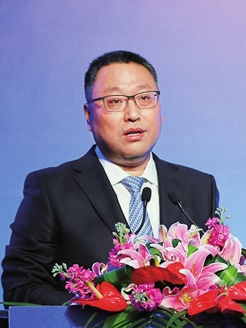 曹立强(致辞)      虹口区委副书记,区长